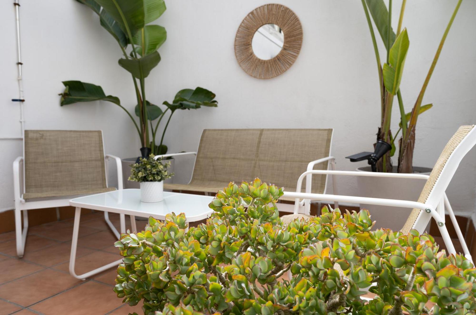 Stylish Apartment With Terrace For Couple Or Family Barcelona Bagian luar foto