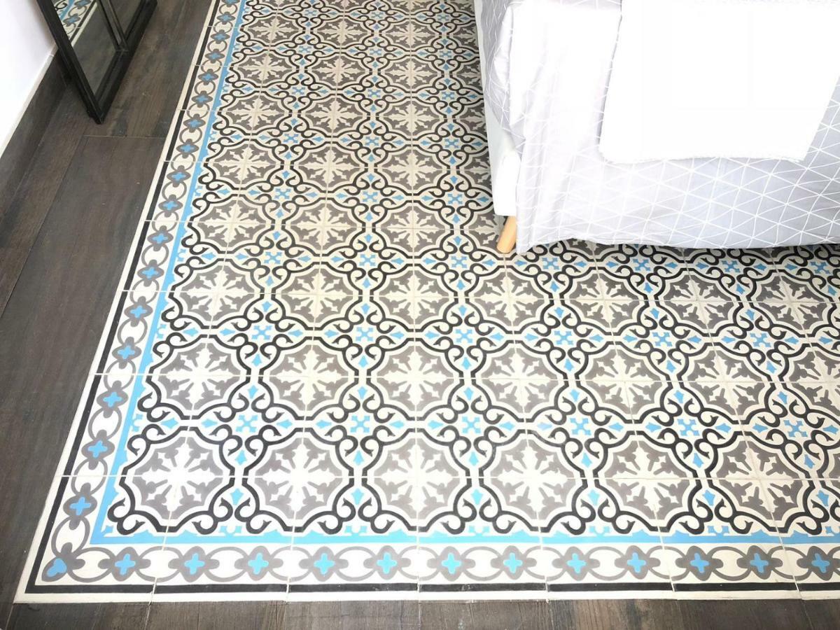Stylish Apartment With Terrace For Couple Or Family Barcelona Bagian luar foto