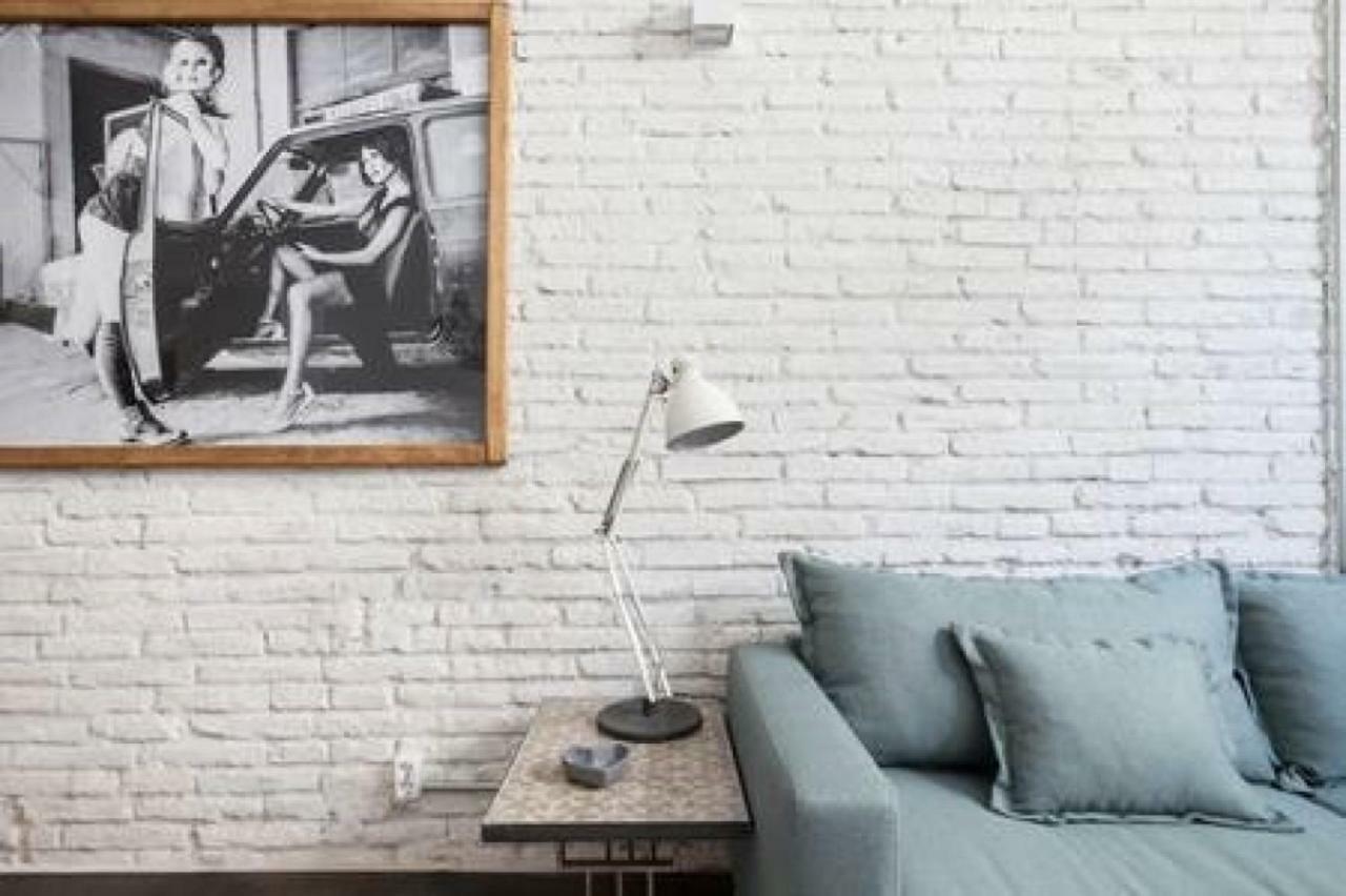 Stylish Apartment With Terrace For Couple Or Family Barcelona Bagian luar foto